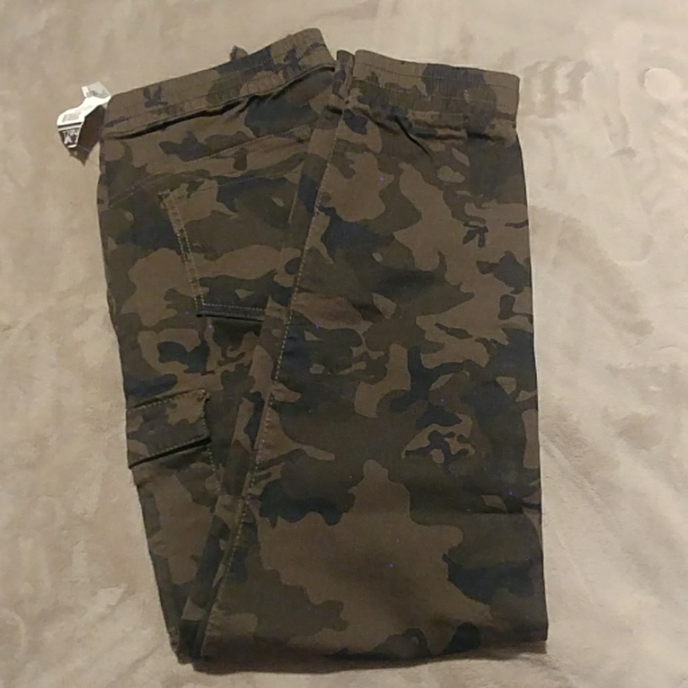 Women's Joggers.